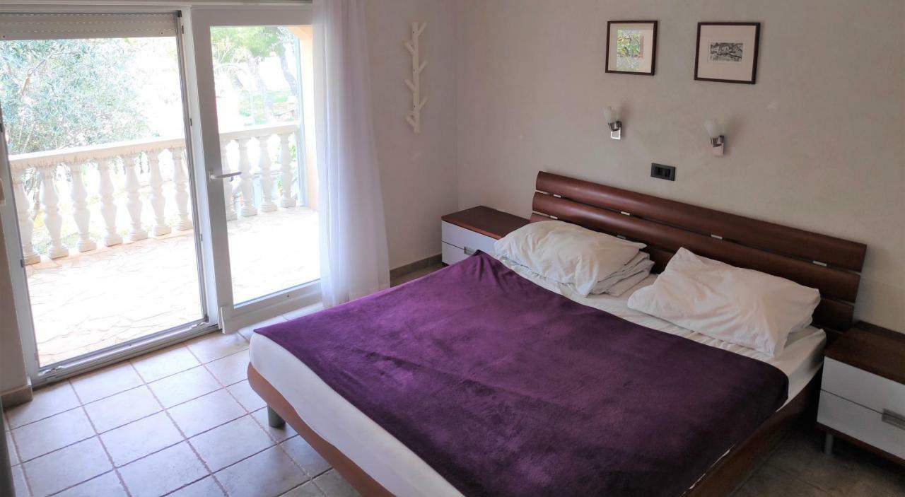 Villa Punta Blava - Beach Front, Ideal For Family Vacation With Kids, Large Terraces With Sea View, Internet, Netflix, No Pets Allowed Оброваць Екстер'єр фото