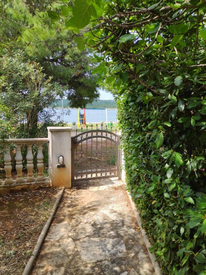Villa Punta Blava - Beach Front, Ideal For Family Vacation With Kids, Large Terraces With Sea View, Internet, Netflix, No Pets Allowed Оброваць Екстер'єр фото