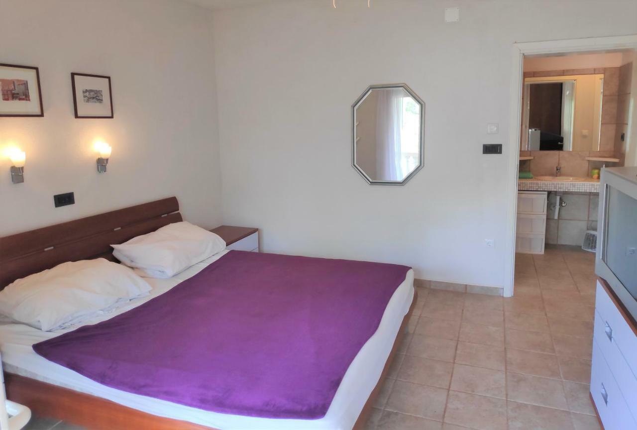 Villa Punta Blava - Beach Front, Ideal For Family Vacation With Kids, Large Terraces With Sea View, Internet, Netflix, No Pets Allowed Оброваць Екстер'єр фото