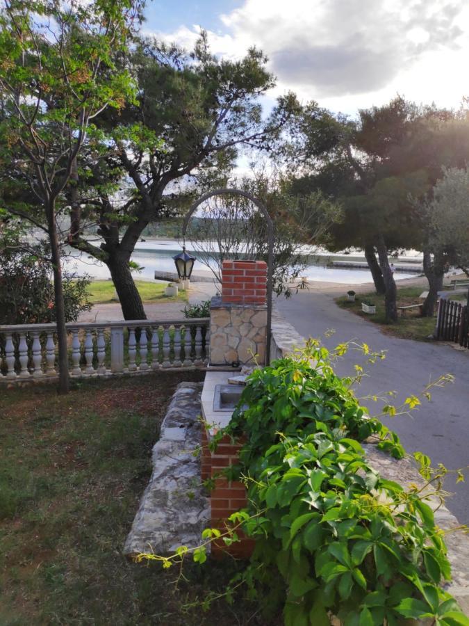 Villa Punta Blava - Beach Front, Ideal For Family Vacation With Kids, Large Terraces With Sea View, Internet, Netflix, No Pets Allowed Оброваць Екстер'єр фото
