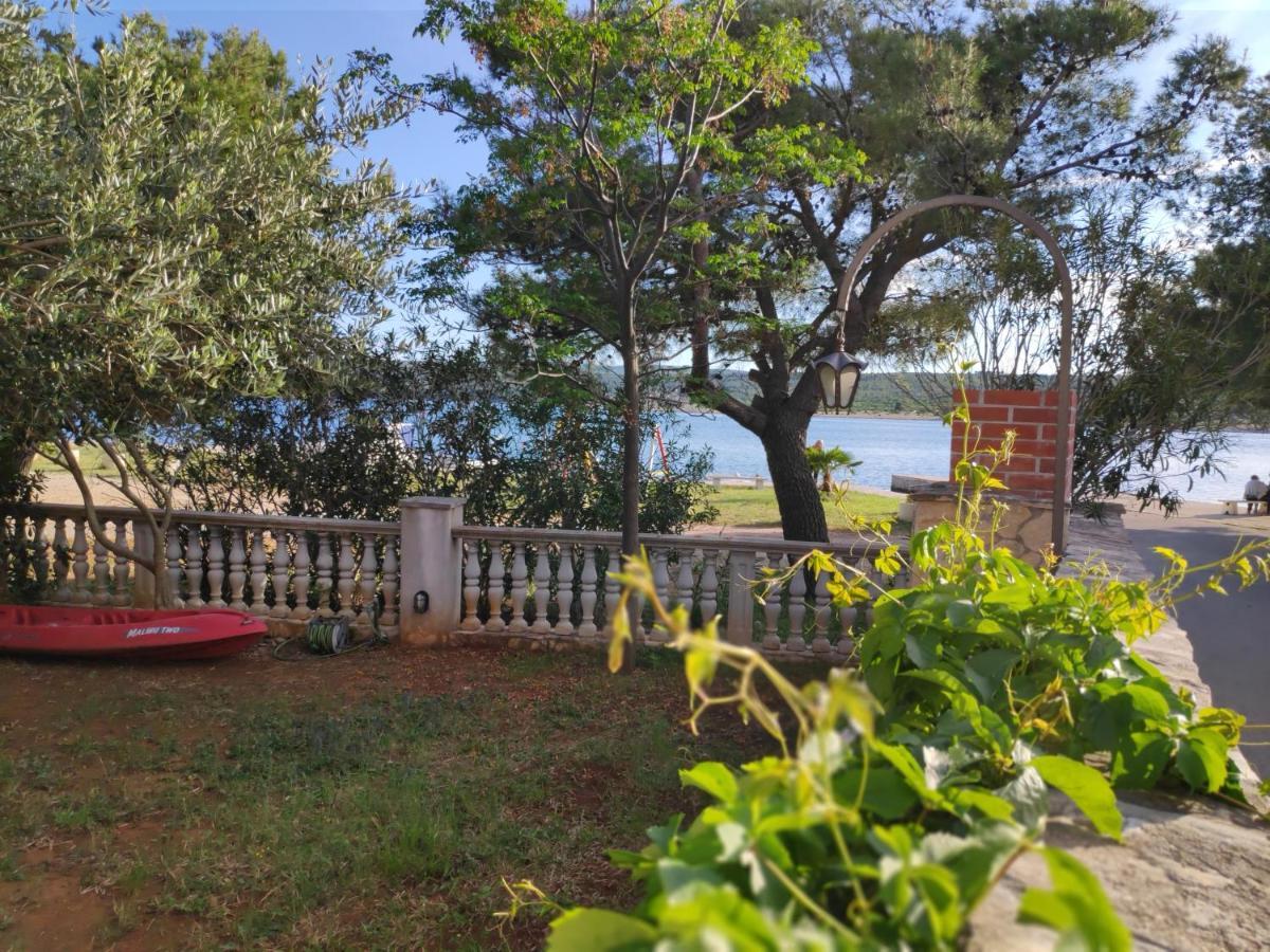 Villa Punta Blava - Beach Front, Ideal For Family Vacation With Kids, Large Terraces With Sea View, Internet, Netflix, No Pets Allowed Оброваць Екстер'єр фото