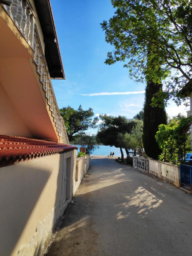 Villa Punta Blava - Beach Front, Ideal For Family Vacation With Kids, Large Terraces With Sea View, Internet, Netflix, No Pets Allowed Оброваць Екстер'єр фото